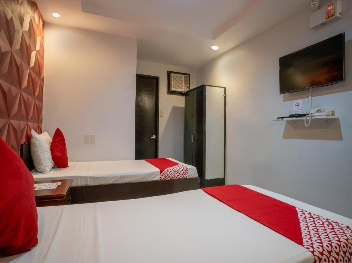Oyo 697 Obrero Suites Davao Luaran gambar