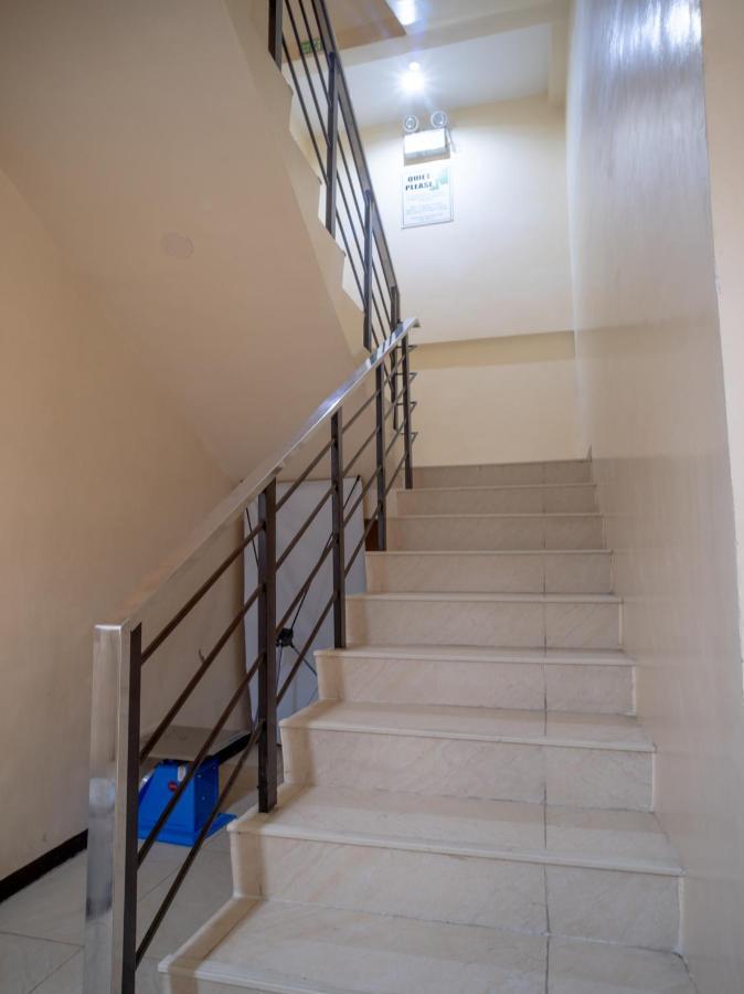 Oyo 697 Obrero Suites Davao Luaran gambar