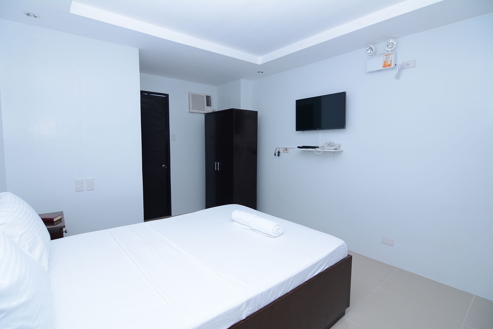 Oyo 697 Obrero Suites Davao Luaran gambar